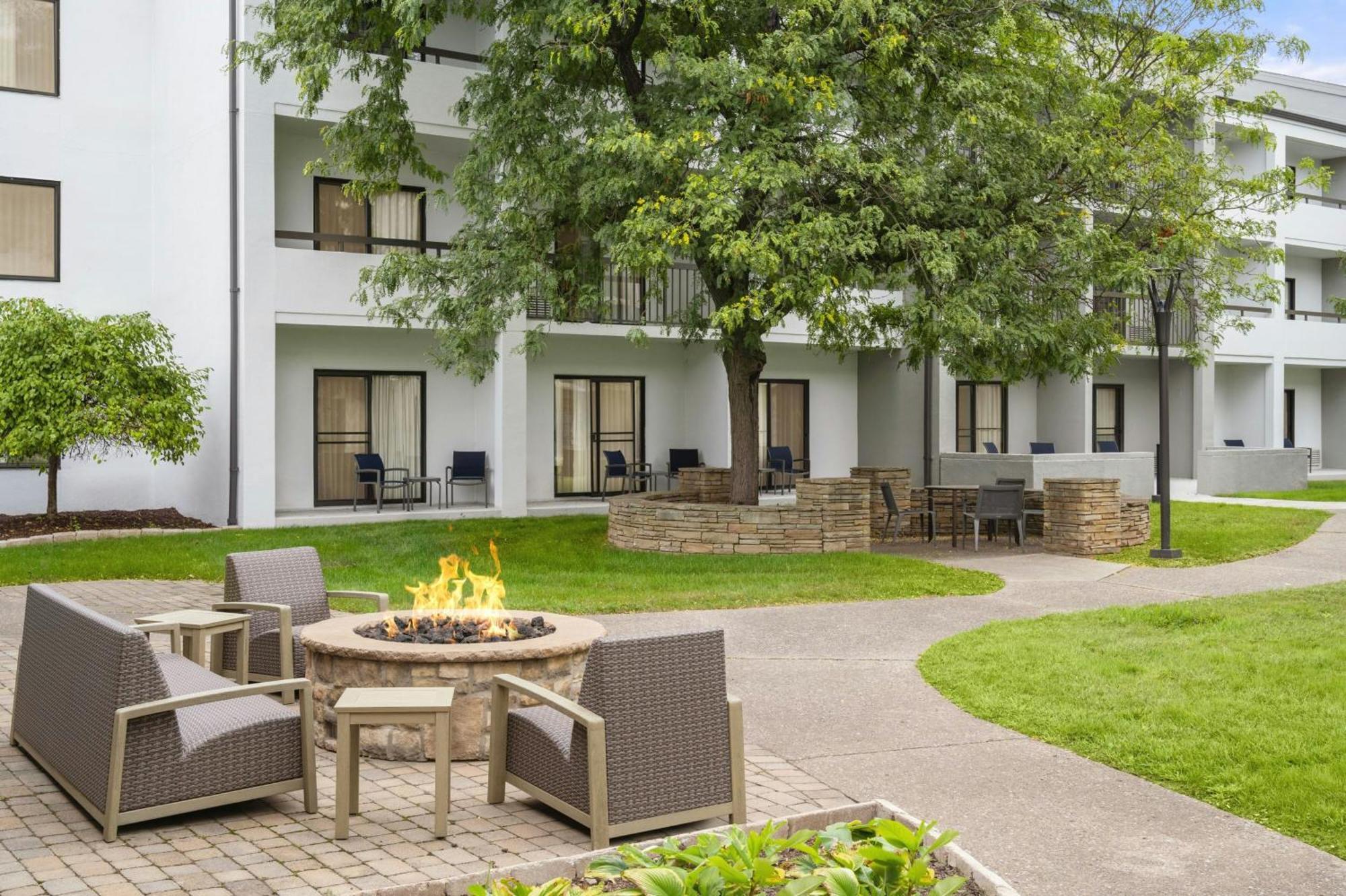 Hotel Courtyard Detroit Metro Airport Romulus Extérieur photo
