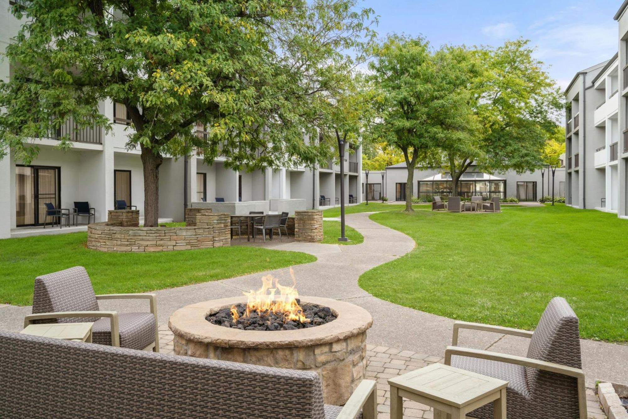 Hotel Courtyard Detroit Metro Airport Romulus Extérieur photo