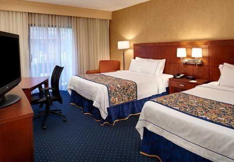 Hotel Courtyard Detroit Metro Airport Romulus Chambre photo